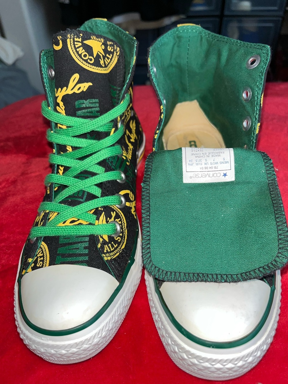 Converse Chuck Taylor All Stars  #7B040601  Allover Green/Yellow Converse Logos - Picture 2 of 9